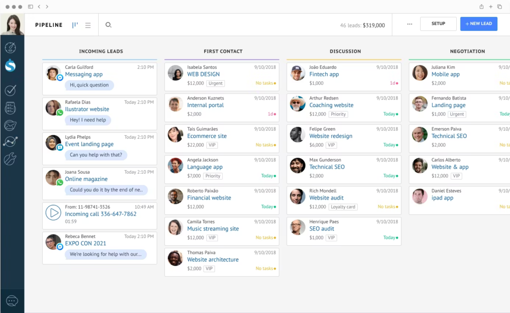Interface do kommo CRM mostrando funil de vendas em formato Kanban